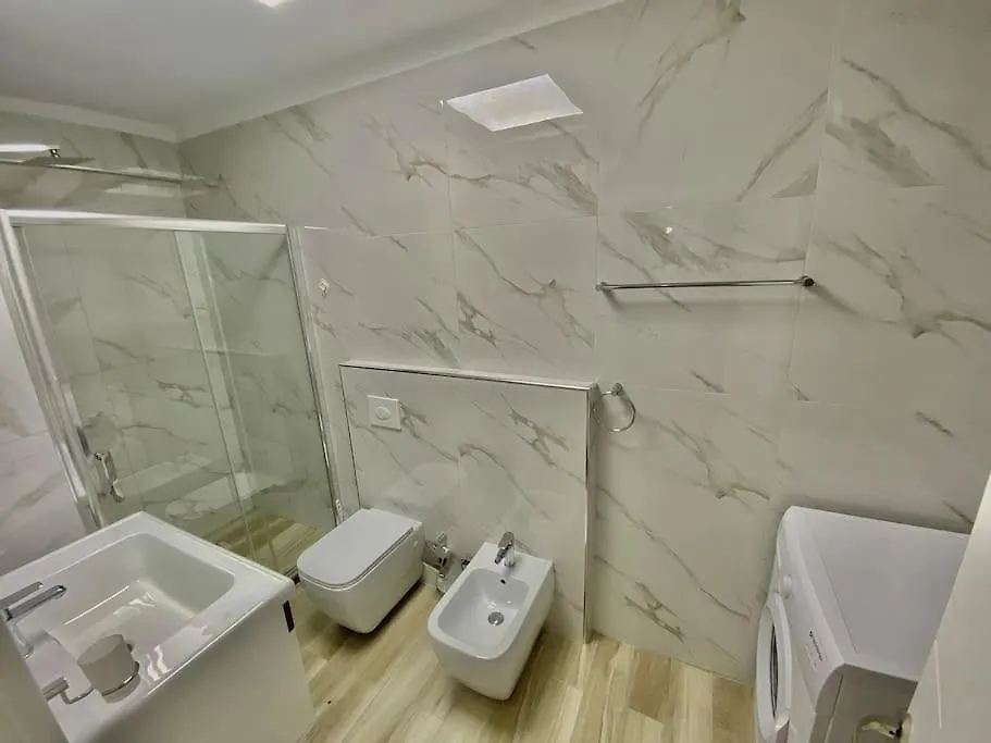 Central Apartment Blloku Tirana 0*,  Albania